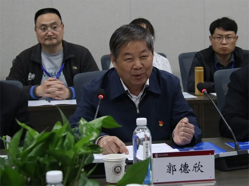 郑州工商学院校长郭德欣致欢迎词（宗钊钊、马志斌 摄）