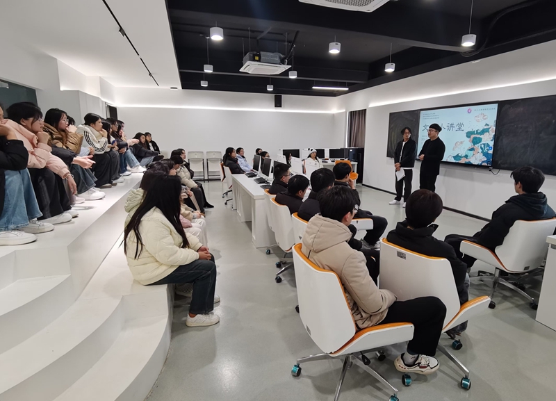 与郑州恒之源科技有限责任公司共同举办文创小讲堂.jpg