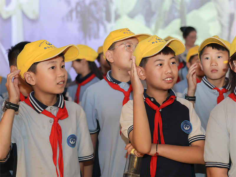 行走的思政课堂，筑牢少年中国梦——郑东思贤学校师生代表到我校参观学习