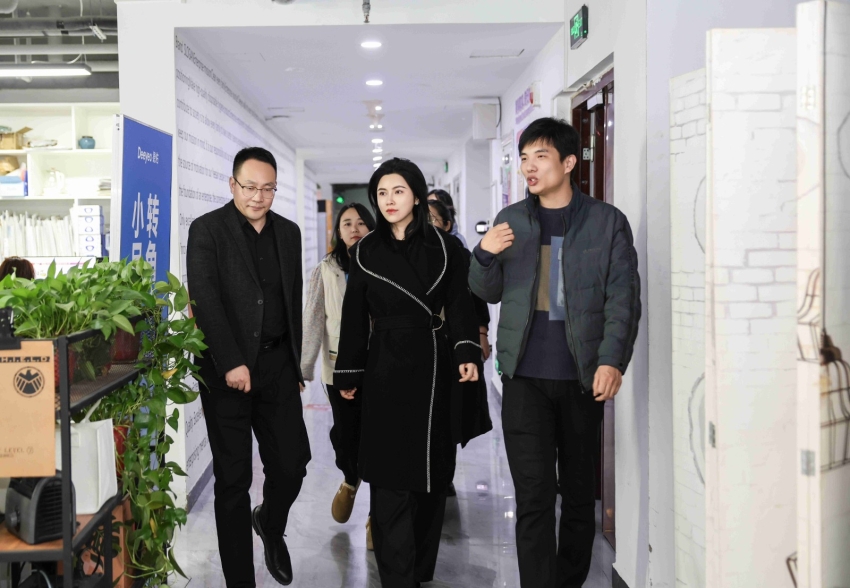 常务副校长王提带队赴企业开展访企拓岗及产教融合调研活动