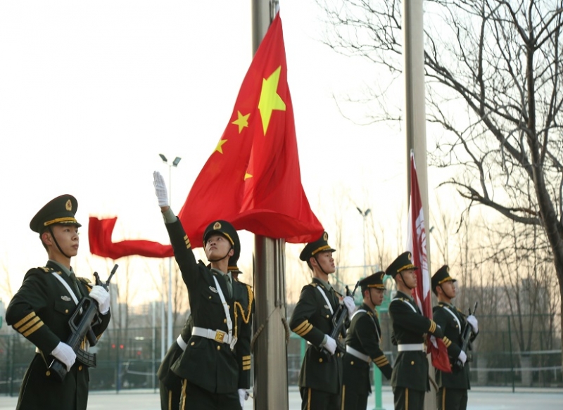 6t体育举行新学期升国旗仪式